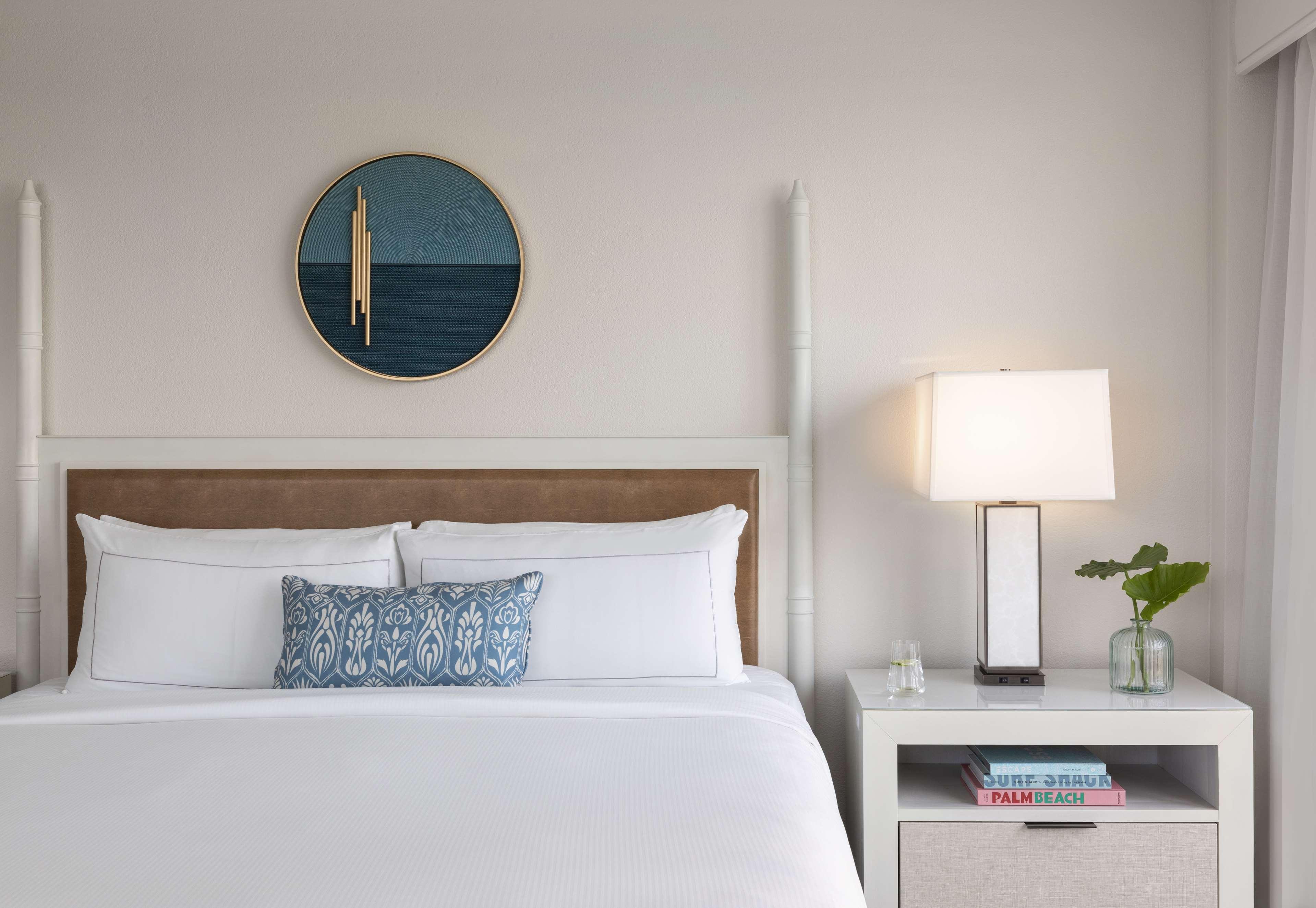 The Singer Oceanfront Resort, Curio Collection By Hilton Riviera Beach Εξωτερικό φωτογραφία