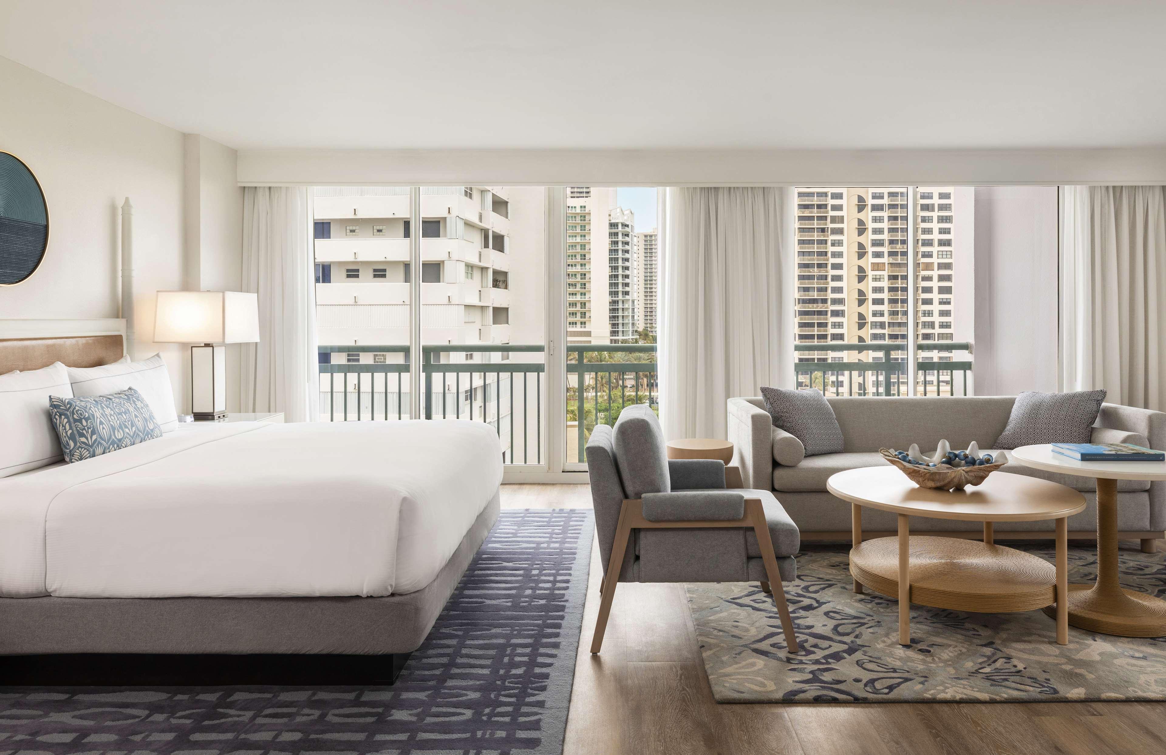 The Singer Oceanfront Resort, Curio Collection By Hilton Riviera Beach Εξωτερικό φωτογραφία