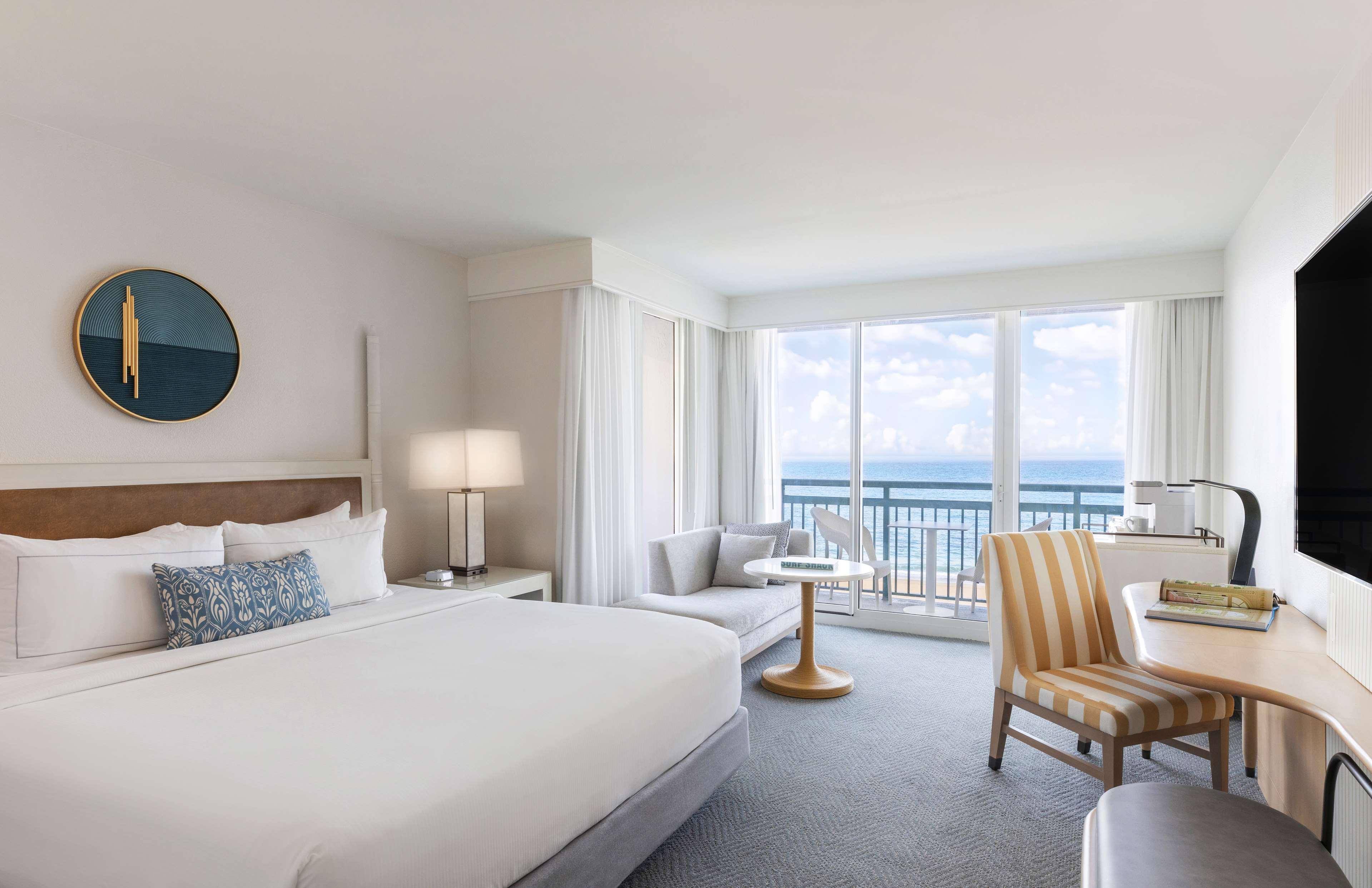 The Singer Oceanfront Resort, Curio Collection By Hilton Riviera Beach Εξωτερικό φωτογραφία