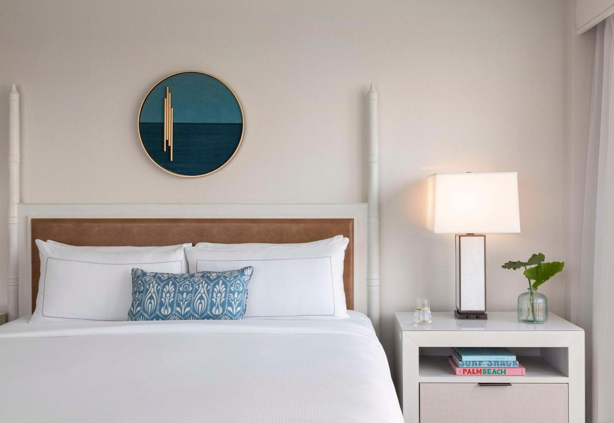 The Singer Oceanfront Resort, Curio Collection By Hilton Riviera Beach Εξωτερικό φωτογραφία