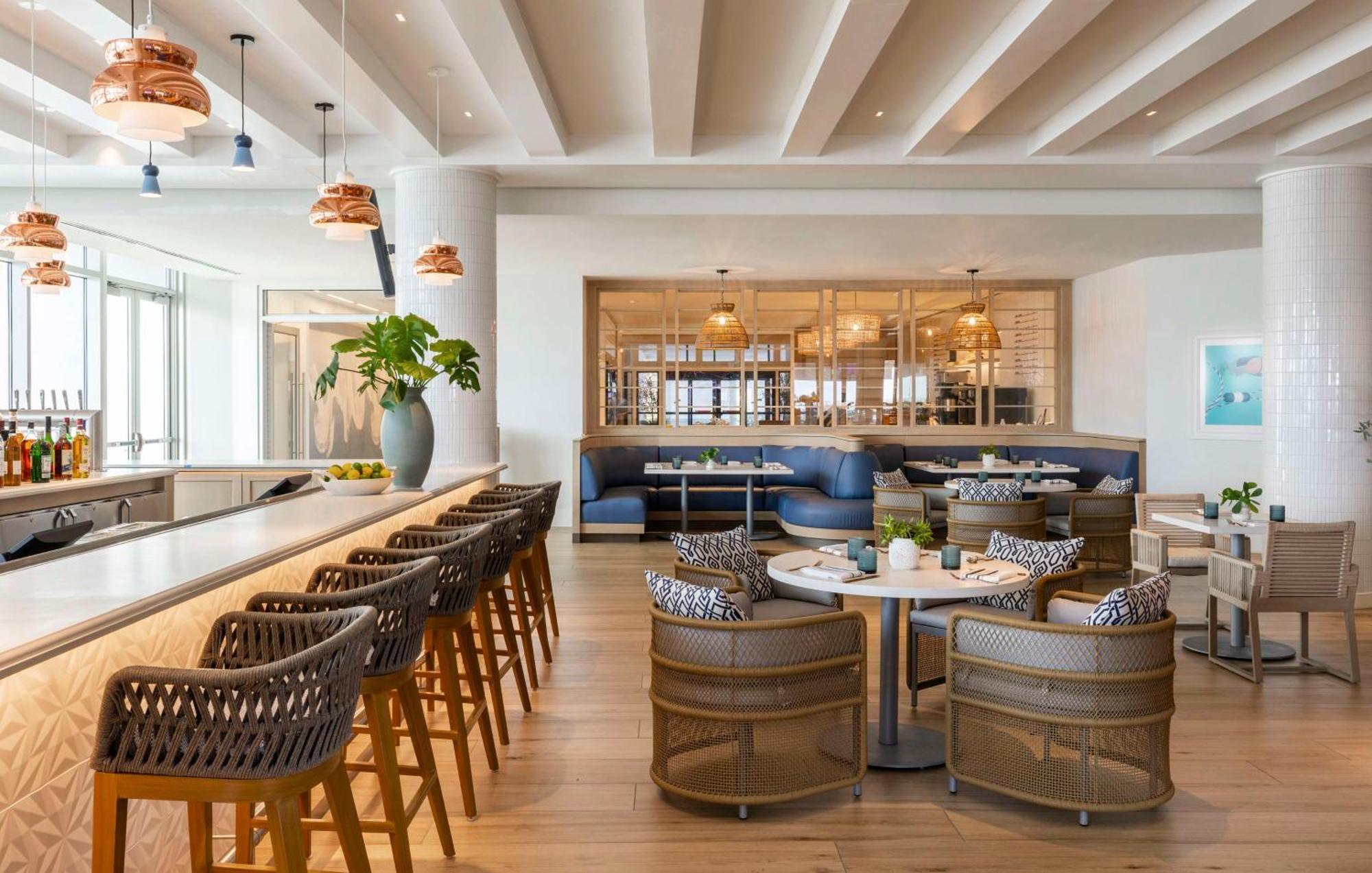 The Singer Oceanfront Resort, Curio Collection By Hilton Riviera Beach Εξωτερικό φωτογραφία