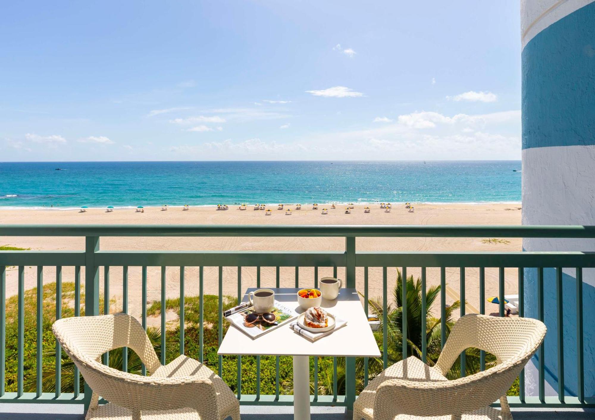 The Singer Oceanfront Resort, Curio Collection By Hilton Riviera Beach Εξωτερικό φωτογραφία