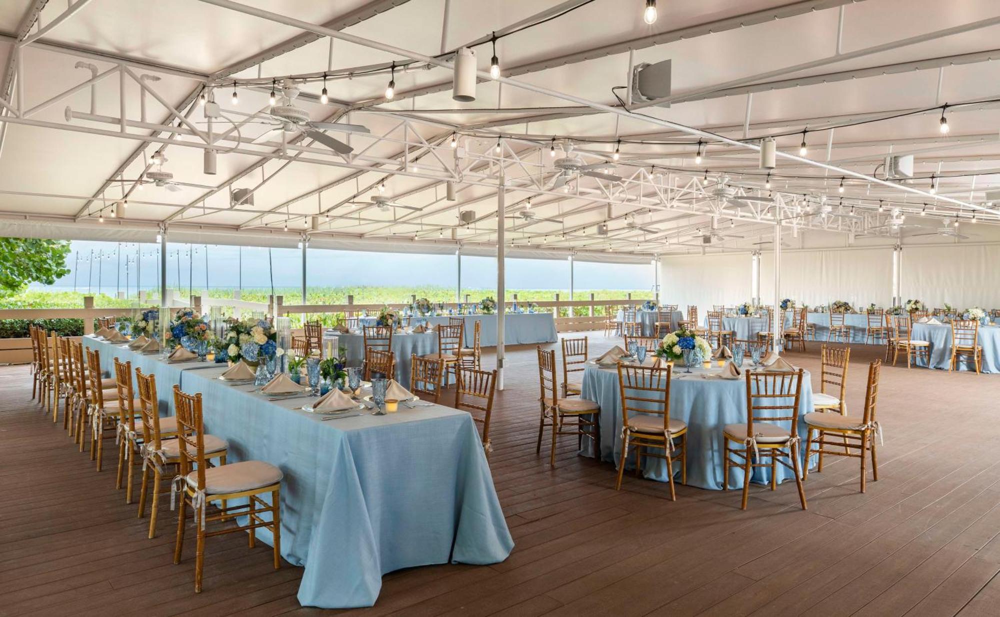 The Singer Oceanfront Resort, Curio Collection By Hilton Riviera Beach Εξωτερικό φωτογραφία