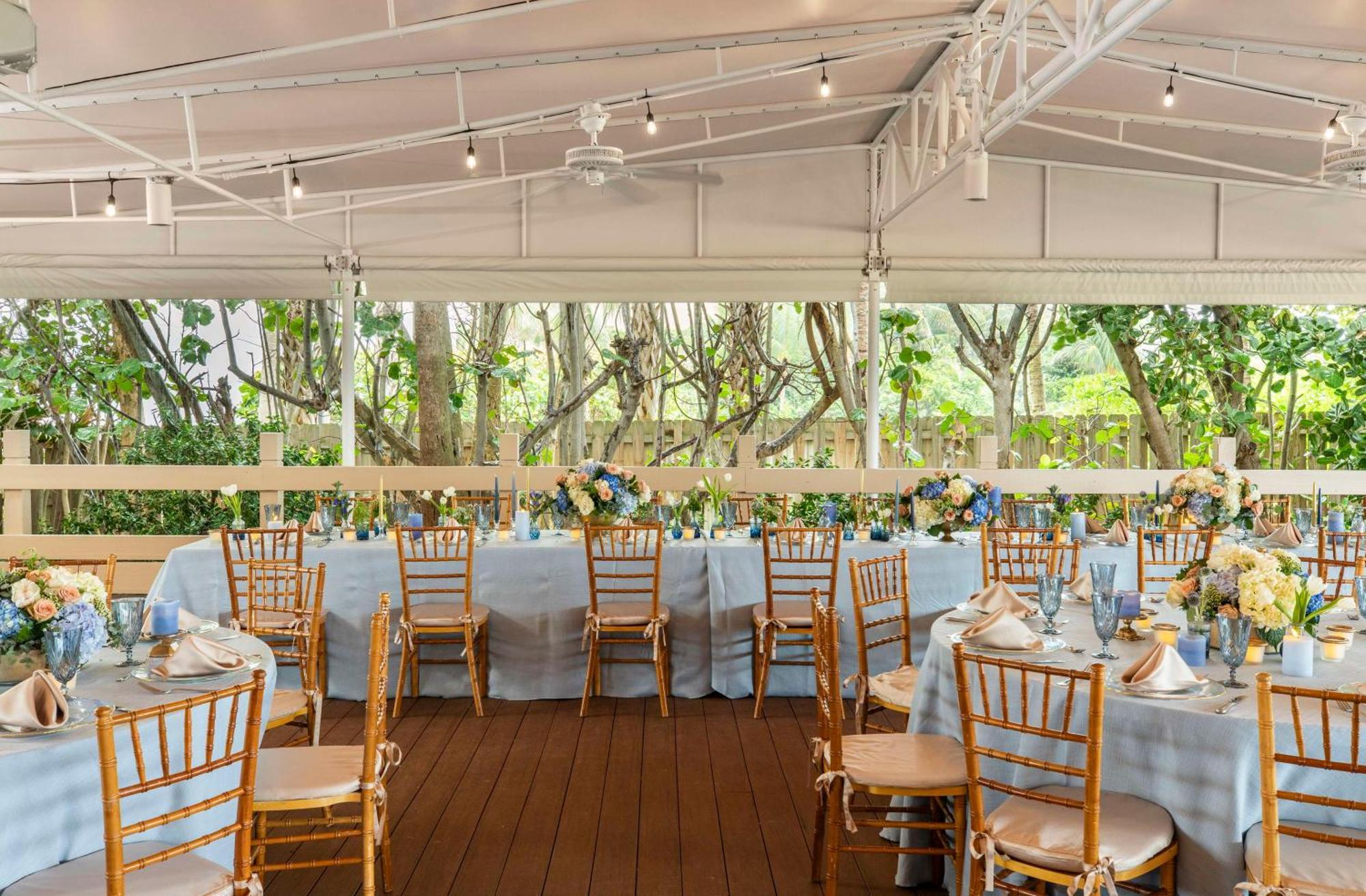 The Singer Oceanfront Resort, Curio Collection By Hilton Riviera Beach Εξωτερικό φωτογραφία