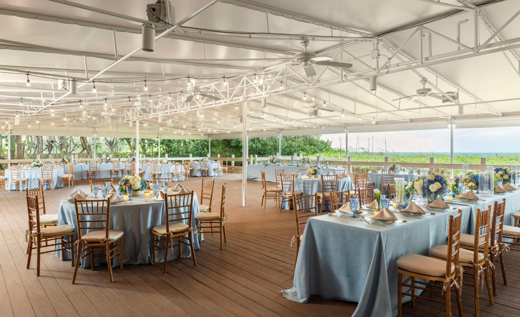 The Singer Oceanfront Resort, Curio Collection By Hilton Riviera Beach Εξωτερικό φωτογραφία